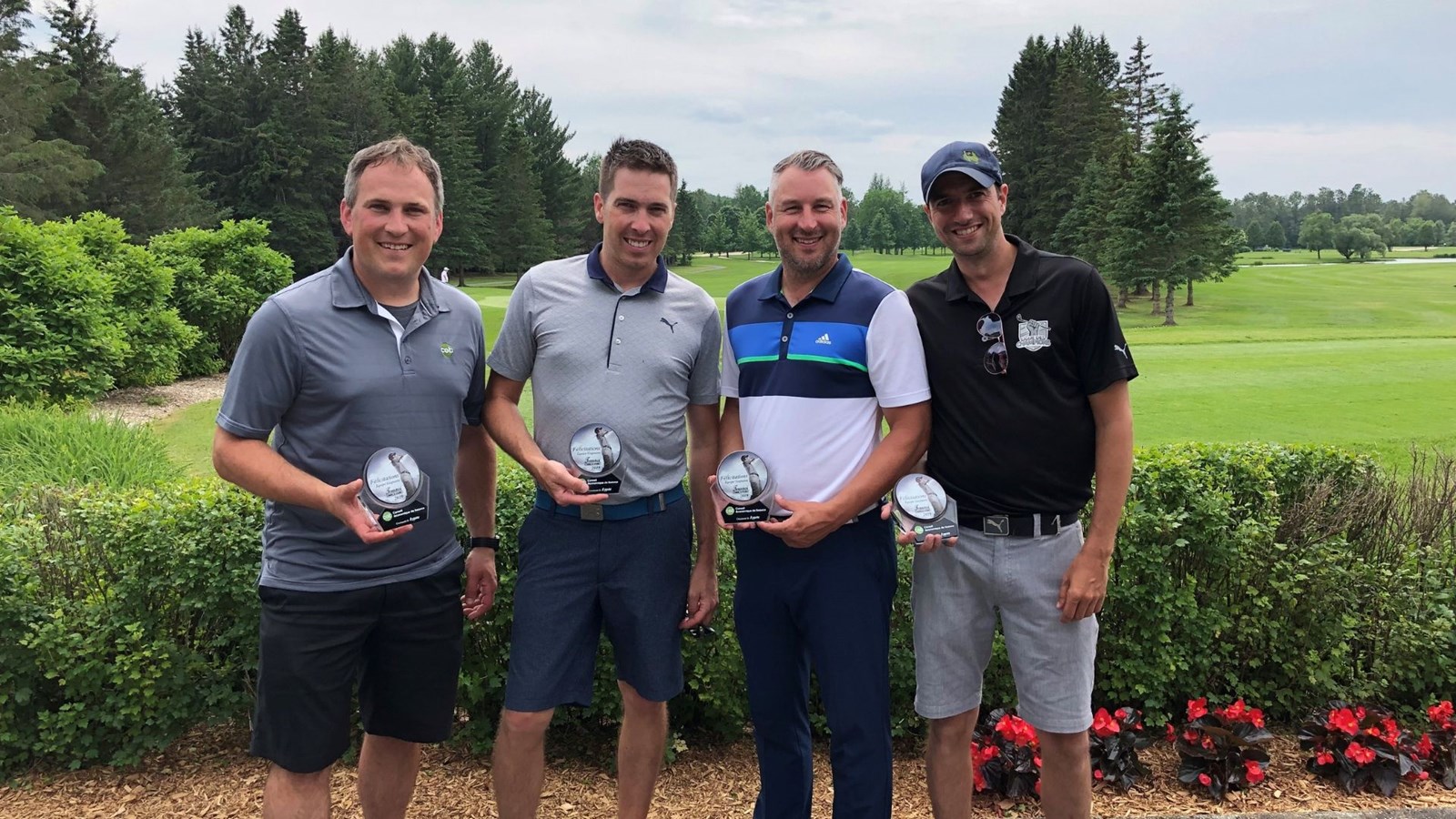 Les gagnants du matin : Philippe Cloutier, Philippe Grenier, Éric Lessard, Bernard Guillemette. 