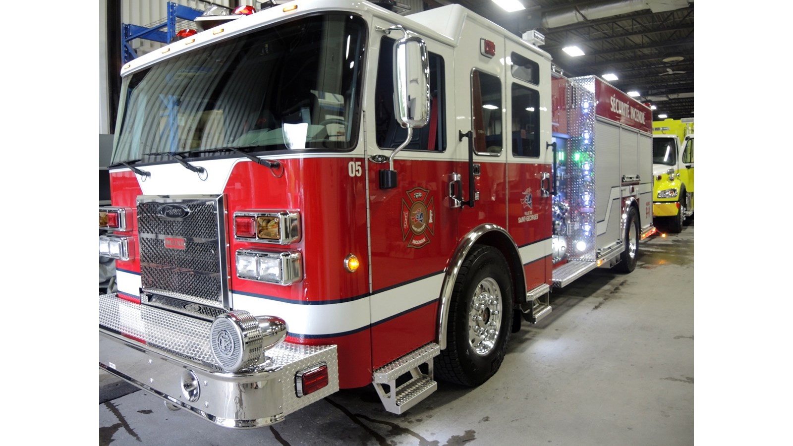 Un nouveau camion autopompe... fabriqué par des pompiers