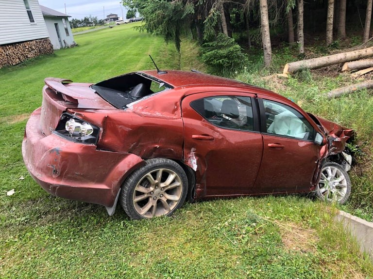 Un accident impliquant une voiture et un camion survient à Saint-Prosper