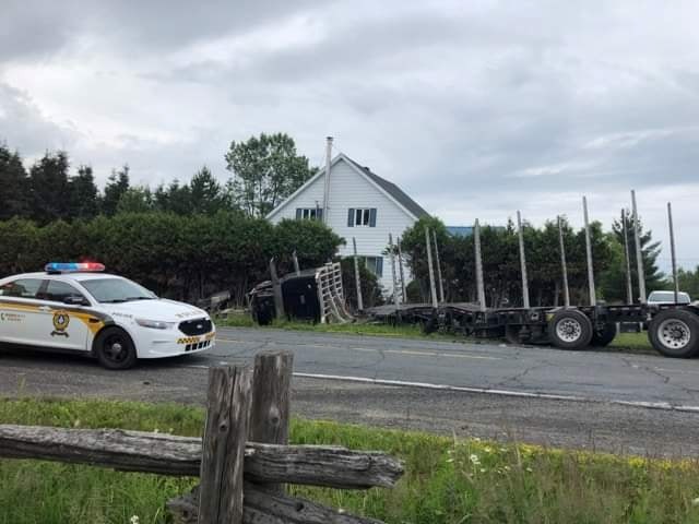 Un accident impliquant une voiture et un camion survient à Saint-Prosper