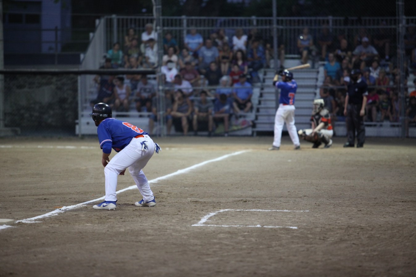 Les Jarrets Noirs remportent le duel beauceron contre le Rover