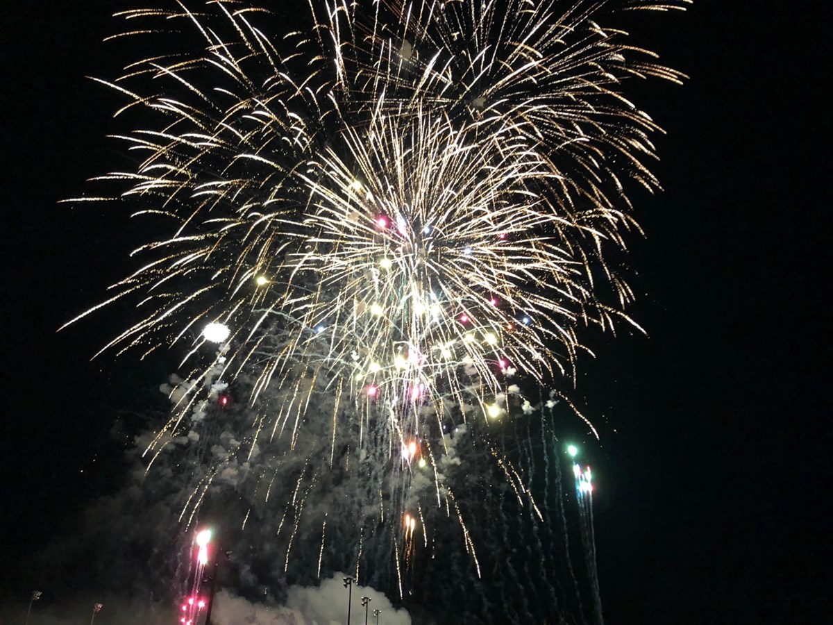 Une soirée haute en couleur et en divertissement pour les Grands Feux de Saint-Honoré