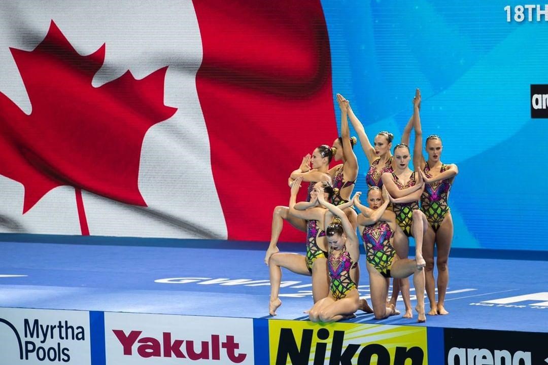 Les Canadiennes sont devant les Mexicaines.