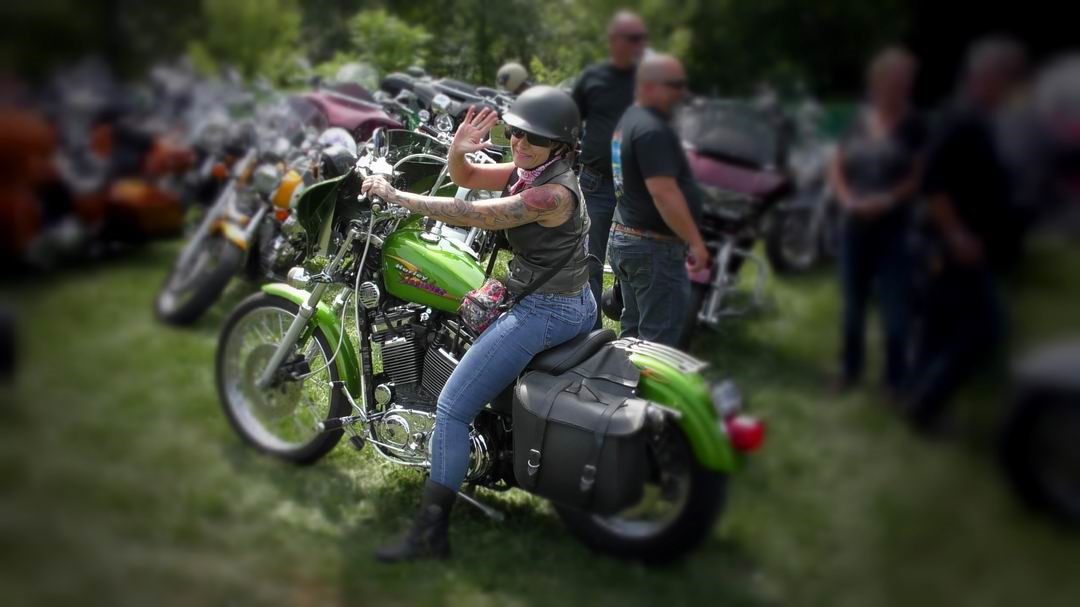 1200 motocyclistes participent au Party Harley du bar Traffic