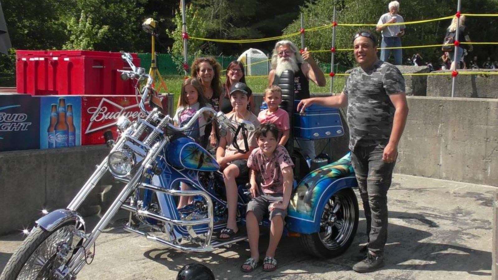 1200 motocyclistes participent au Party Harley du bar Traffic