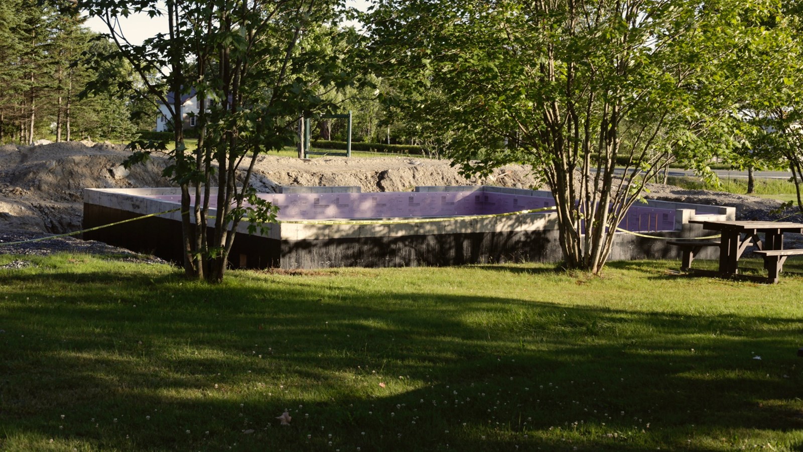 Les fondations du pavillon d'accueil ont été coulées. 