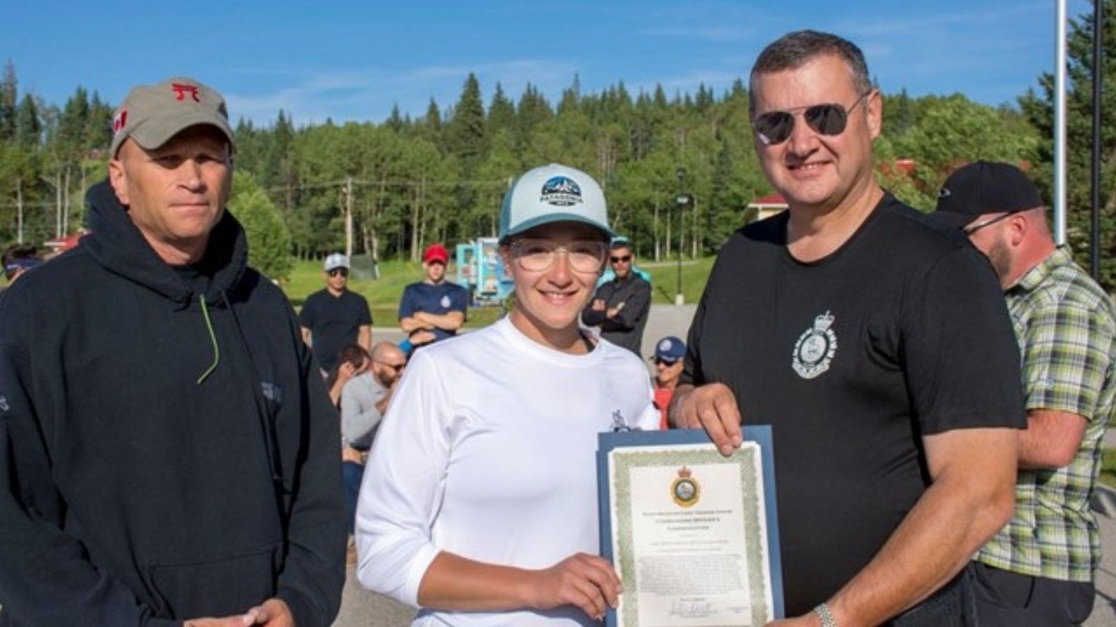 Laurence Breton, alors qu'elle a reçu le « Commanding Officer Commendation » pour souligner son bon travail au sein de le compagnie tout au long de l’été.