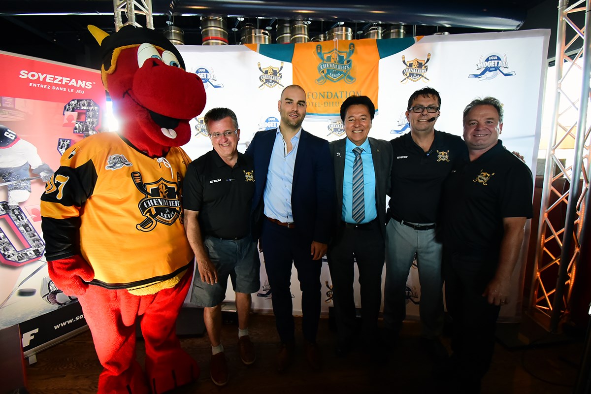 Les membres du C.A. : Guy Ouellet, Karl Gagné, Martial Robert, Ari Cambouris et Christian Caron.