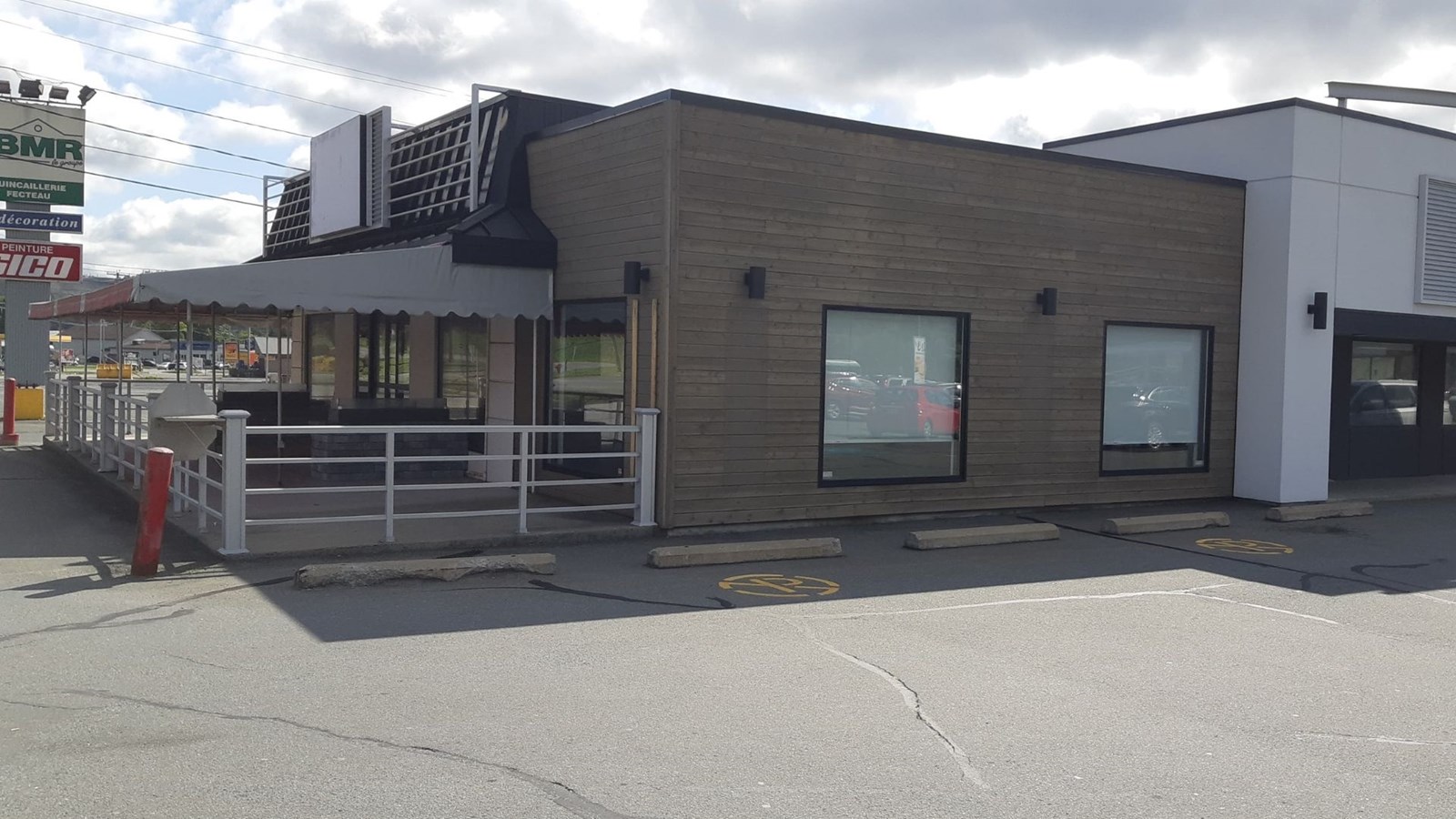 Le restaurant s'installera dans les anciens locaux du Pizza Hut et du 825 Pizza Factory.