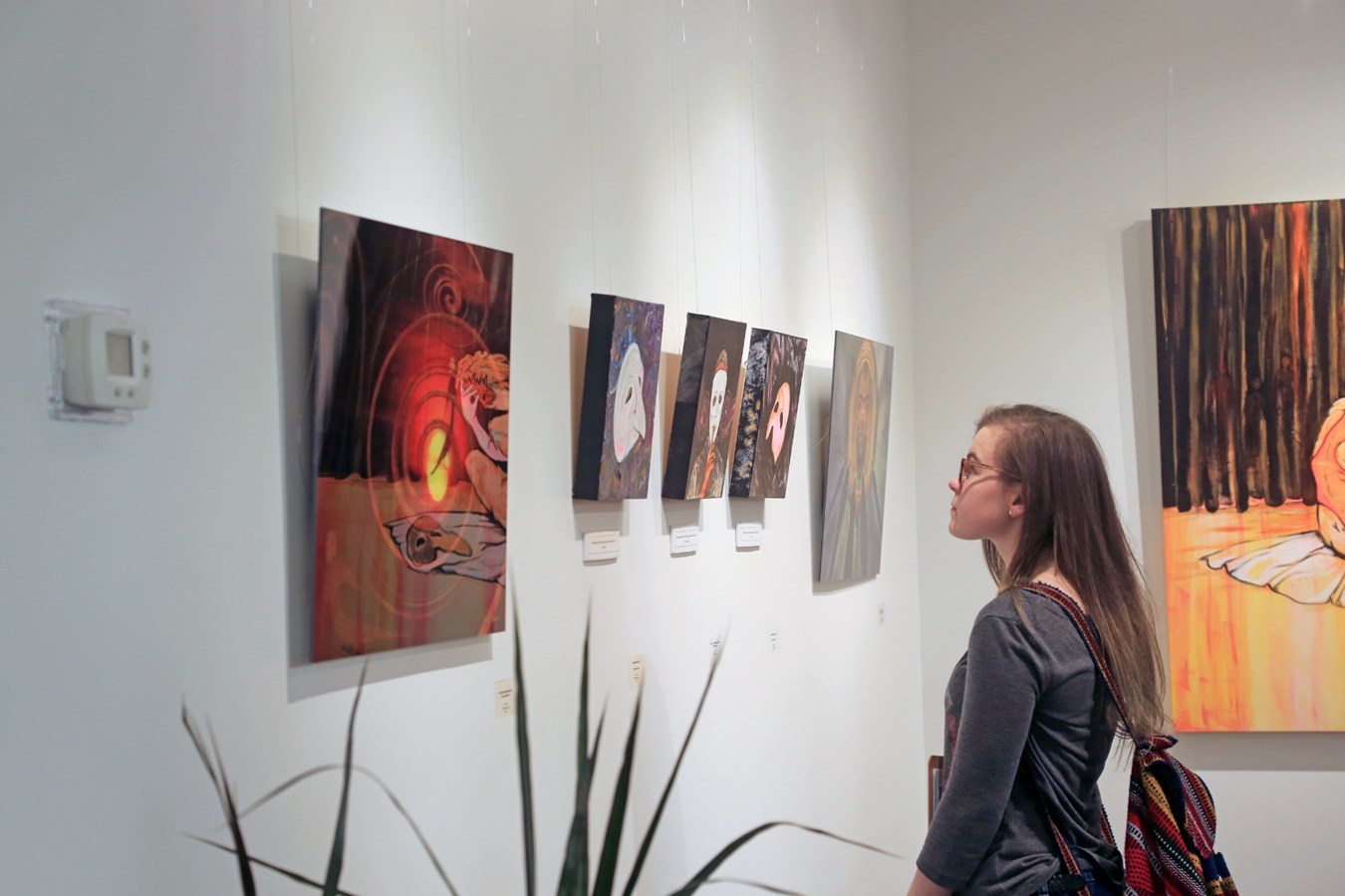 Trois artistes se démasquent à la Galerie d’art de Sainte-Marie