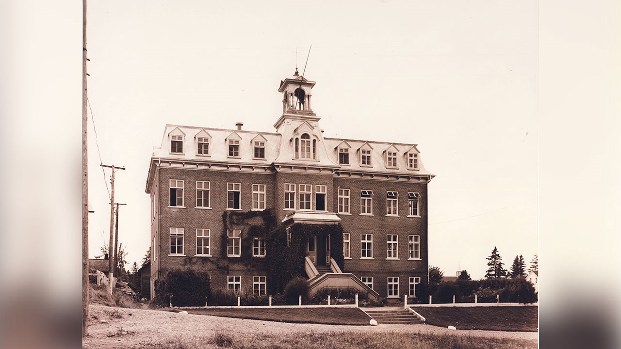 LE VIEUX COLLÈGE DE SAINT-GEORGES OUEST