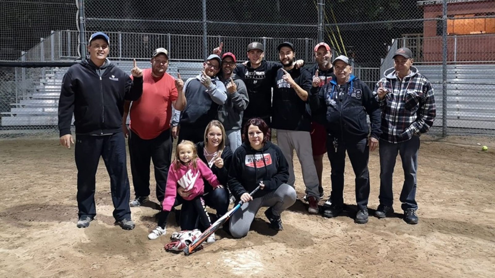 L'entreprise Boutique d'Autos Express a été sacrée championne du tournoi.