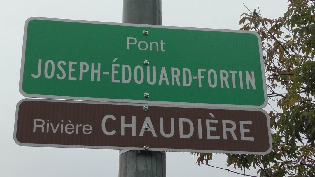 Normand DeLessard présente la dénomination du pont Joseph-Édouard Fortin de Beauceville