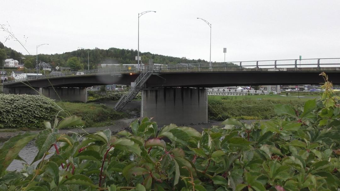 Normand DeLessard présente la dénomination du pont Joseph-Édouard Fortin de Beauceville