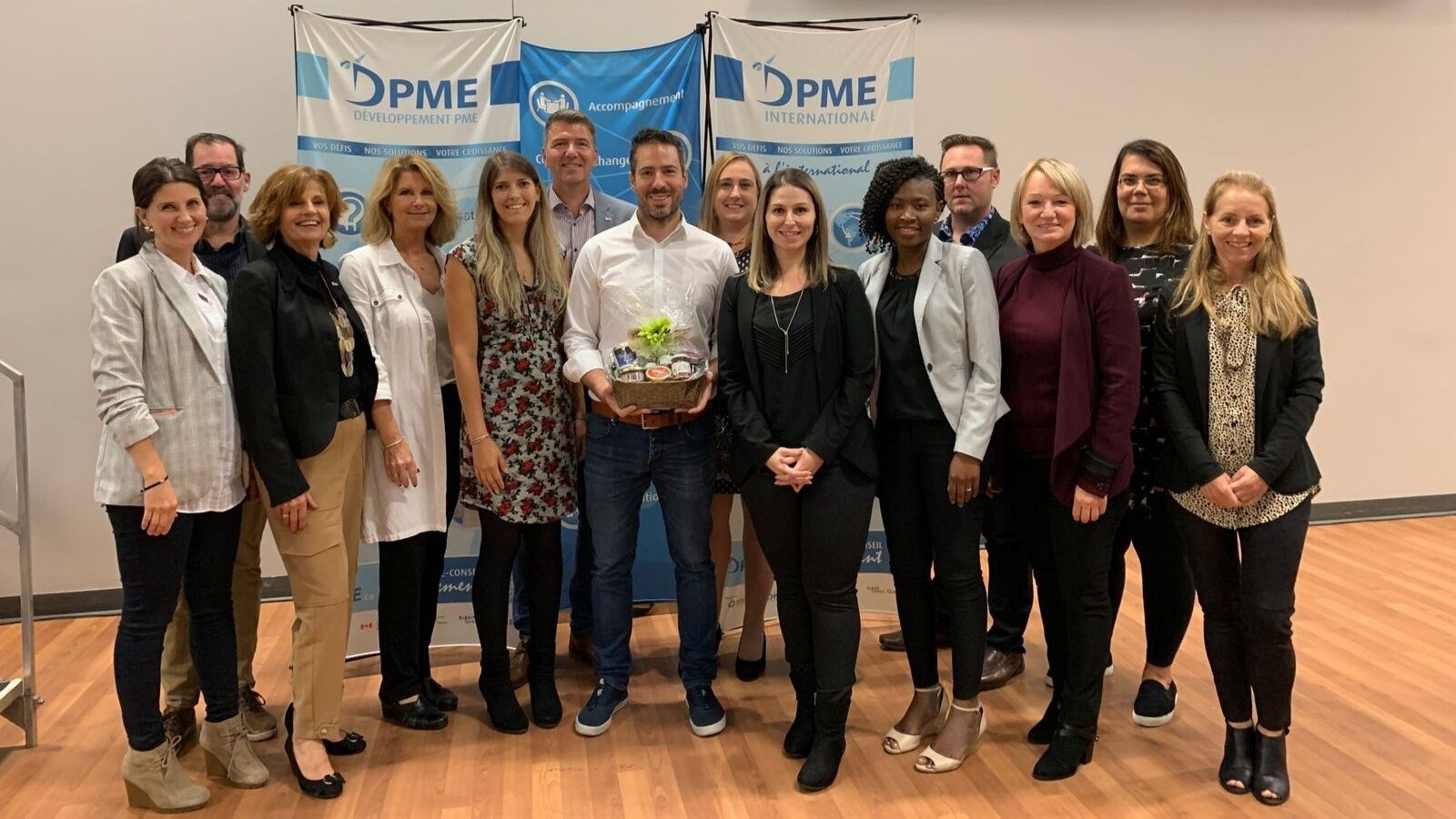 L'équipe de DPME en compagnie de Dominique Brown.