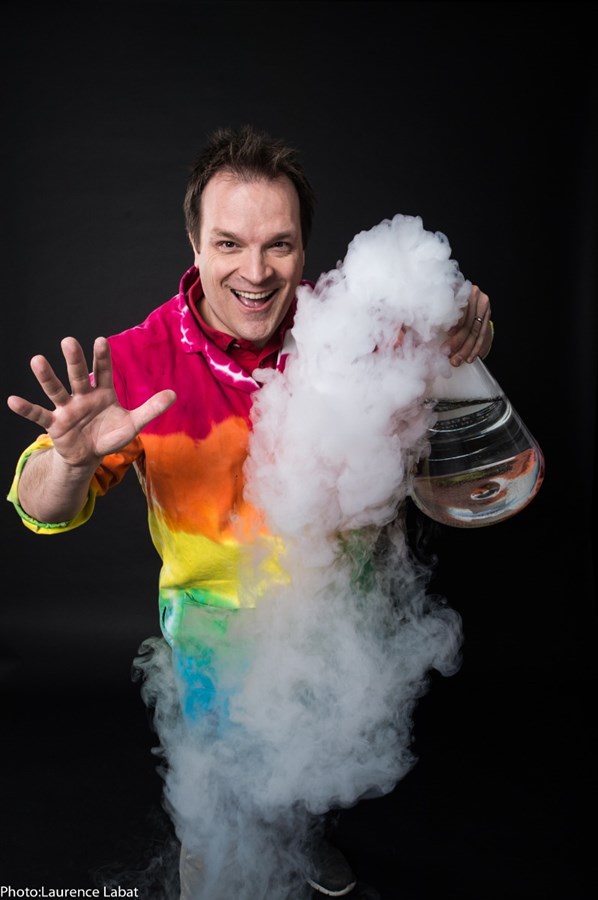 Un spectacle à caractère scientifique avec Yanick Bergeron à l'auditorium de la polyvalente Saint-François