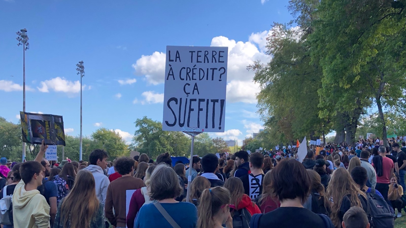 De jeunes Beaucerons s’invitent à la grande marche pour le climat de Montréal
