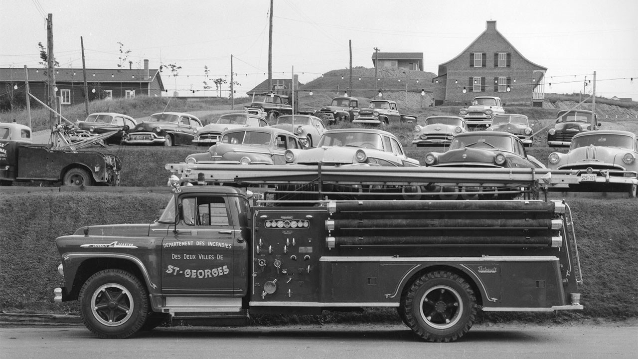 NOS POMPIERS, LEUR CASERNE ET LEURS CAMIONS