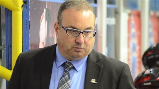 Stéphane Poulin, entraîneur-chef de l'Assurancia Junior AA