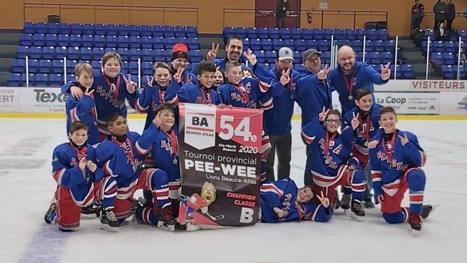 L'équipe B1 des Rapides de Beauce-Nord, qui a remporté la finale contre les Gouverneurs 2 de Sainte-Foy dans leur catégorie.