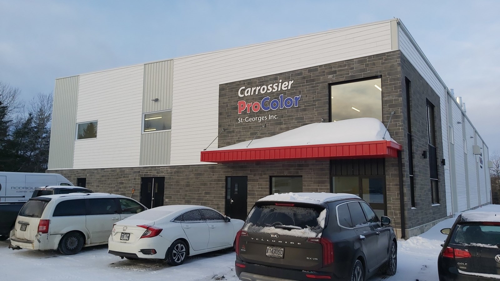 Une bâtisse cinq fois plus grande que l'ancien garage.