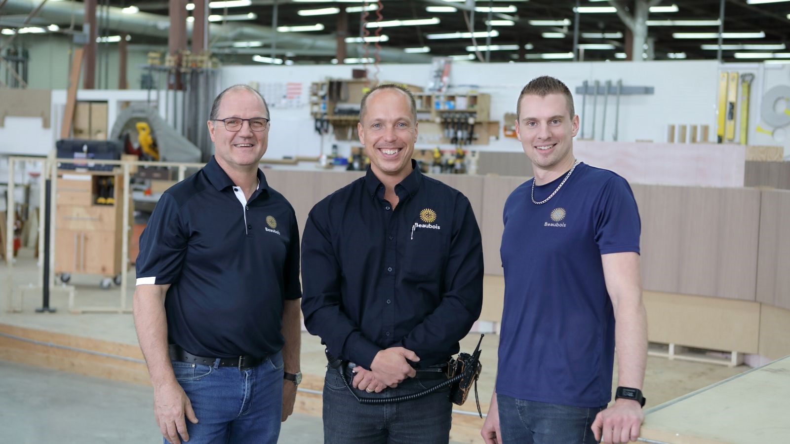 Paul-Émile Leclerc, superviseur, Louis Coulombe, directeur de production, Jessé Gilbert, superviseur de l’entreprise Beaubois - Programme M3I supervision : formation pour gestionnaires et superviseurs.