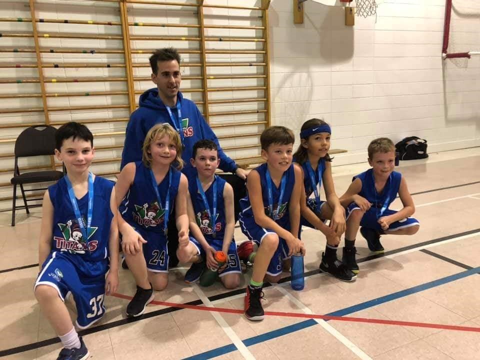 Les Titans font la conquête de leur première bannière de champions en basketball