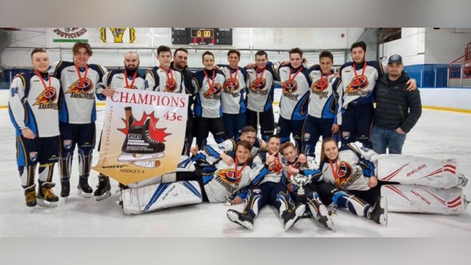 Les champions du tournoi, le Turmel de Lac-Mégantic