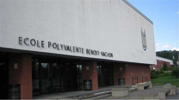 Un cas positif de COVID-19 à la polyvalente Benoît-Vachon et à l'école D'Youville