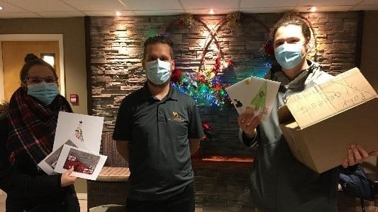 Des cartes de Noël pour les résidents du Saint-Guillaume