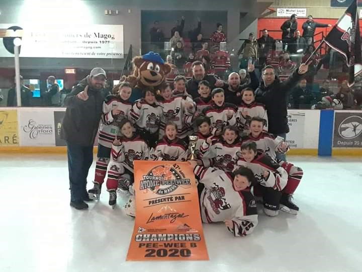 Les Castors de Pro-Lac remportent le Tournoi provincial atome-pee-wee de Magog