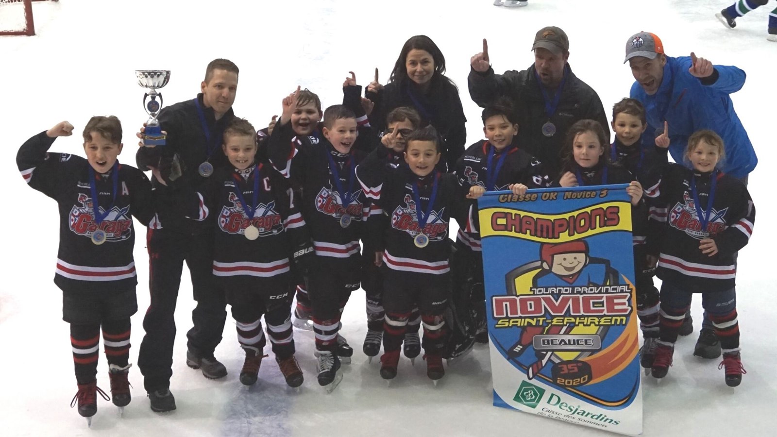 L'équipe est championne du tournoi de Saint-Éphrem.