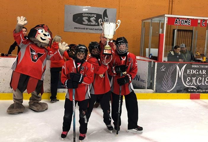 Un record d’affluence pour le Tournoi de ringuette de Sainte-Marie