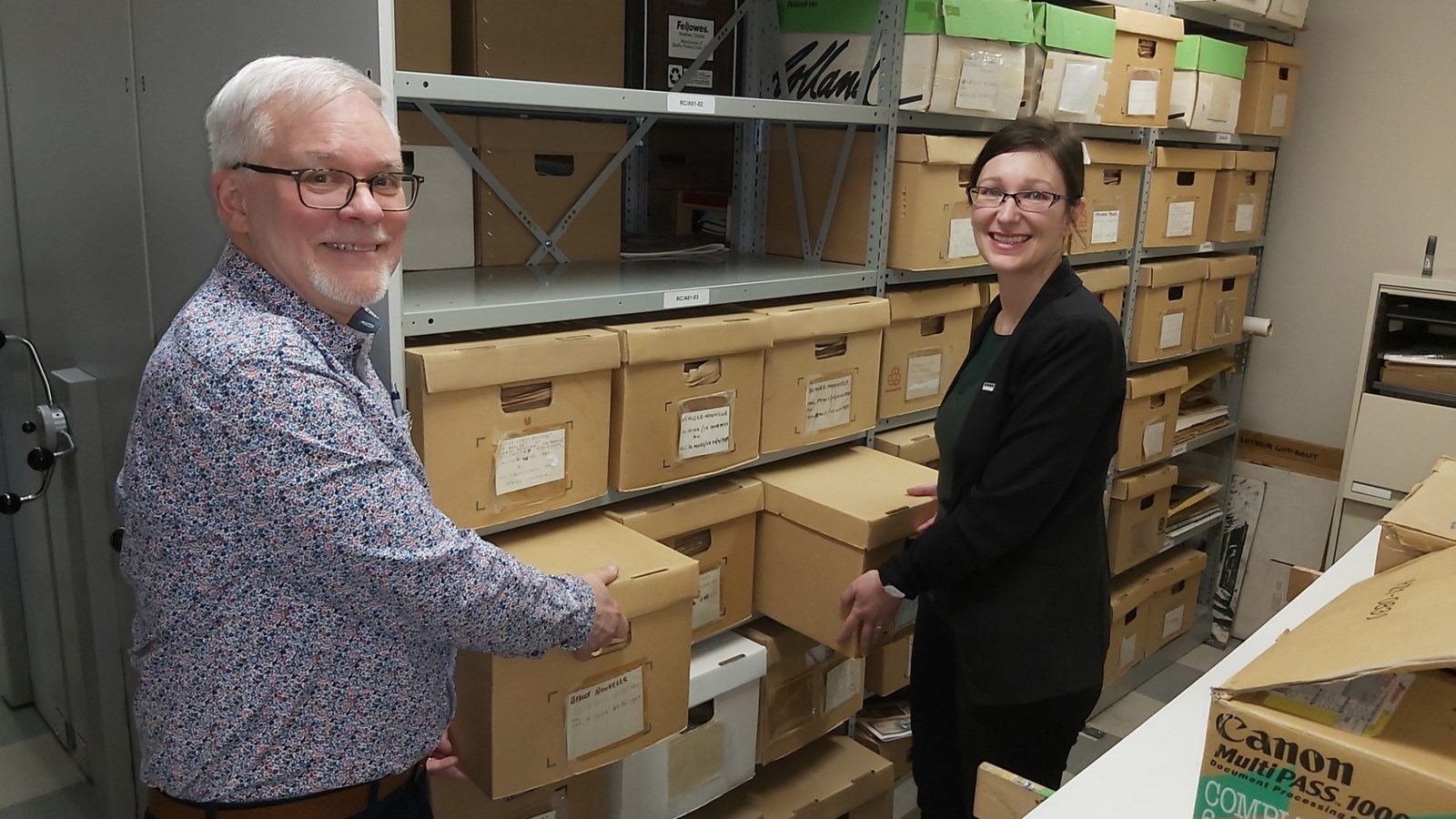 Le président, Paul-André Bernard et la directrice-archiviste, Andréanne Couture.