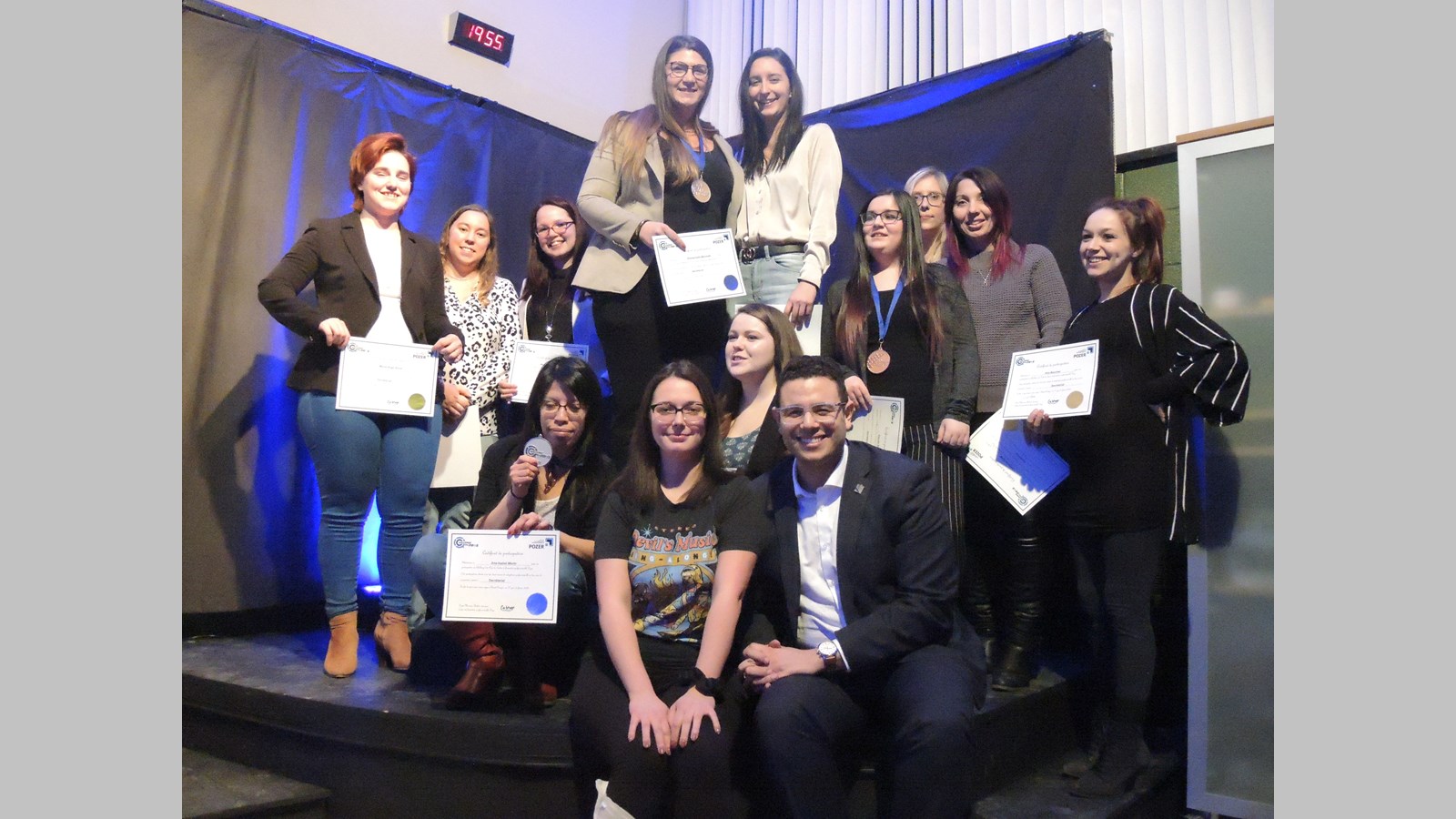 Les gagnantes dans la discipline Secrétariat : Marie-Anne Tremblay, Emmanuel Marchetti, Sabrina Pomerleau et Mireille Mercier (or), Anna-Isabel Morin, Marie-Ange Duval, Marie-France Chabot et Nikki Laurence-Patersen (argent), Kim Boucher, Claudie Nadeau, Séléna Vachon et Joanne Audet (bronze)