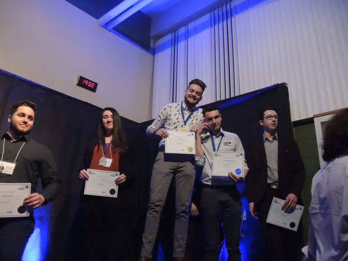 Les gagnants dans la discipline Vente conseil : William Poulin (or), Laurie Guay (argent), Charles-Étienne Boucher (bronze).