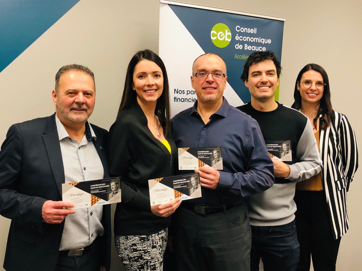 Comité organisateur du souper : Serge Vigneault (Desjardins Entreprises), Catheryne Fecteau (Mallette), Tony Turcotte (EBI Electric),président du CEB, David Hamel (Scierie Clermond Hamel), président du comité organisateur, et Annick Fontaine du CEB.