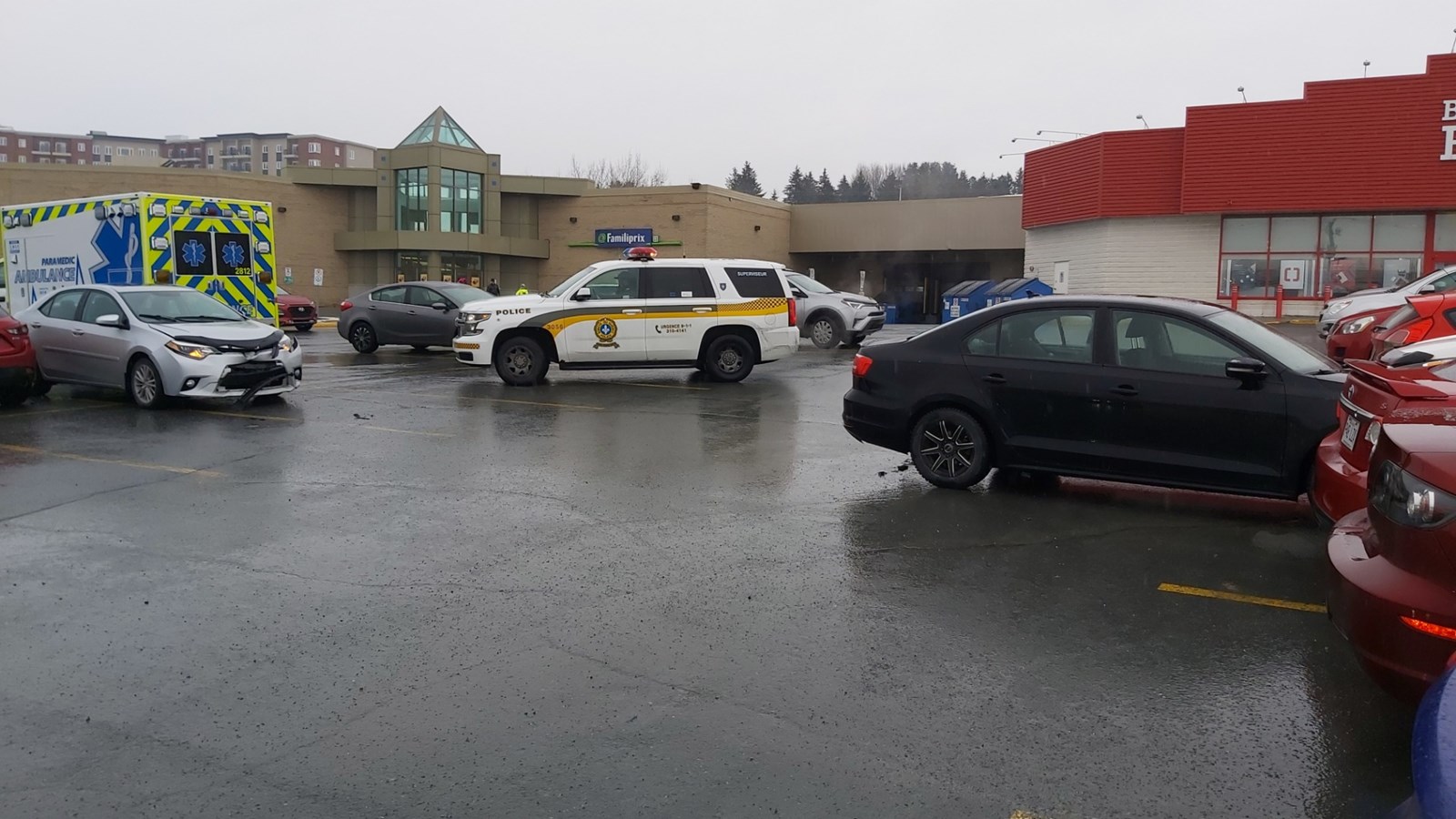 Accident dans le stationnement du Carrefour Saint-Georges