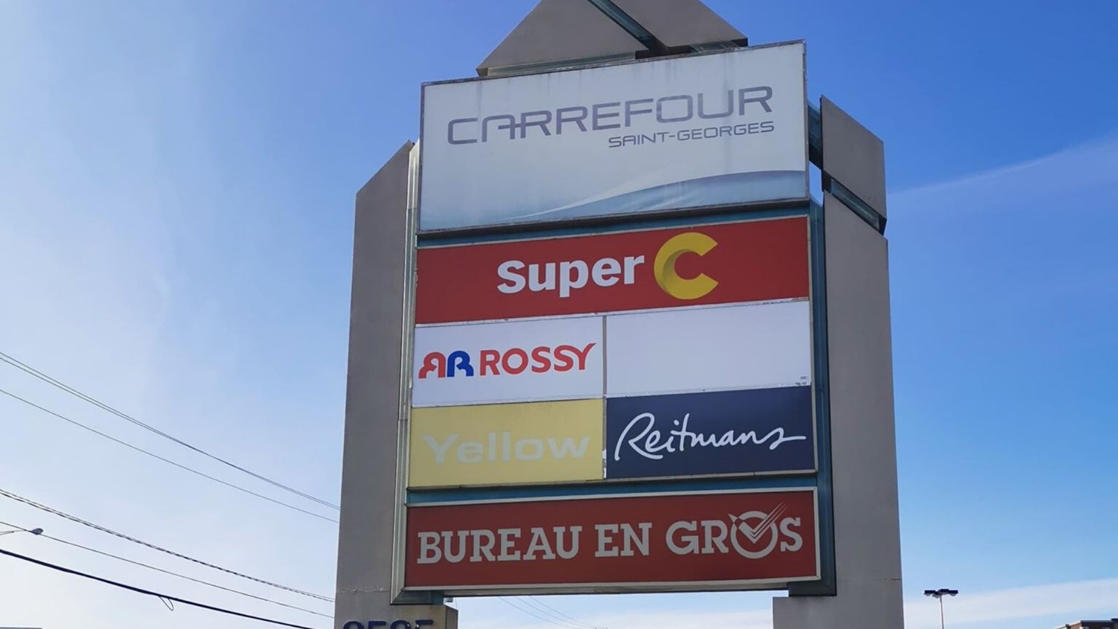 Carrefour Saint-Georges: déjà la moitié des commerces sont fermés temporairement