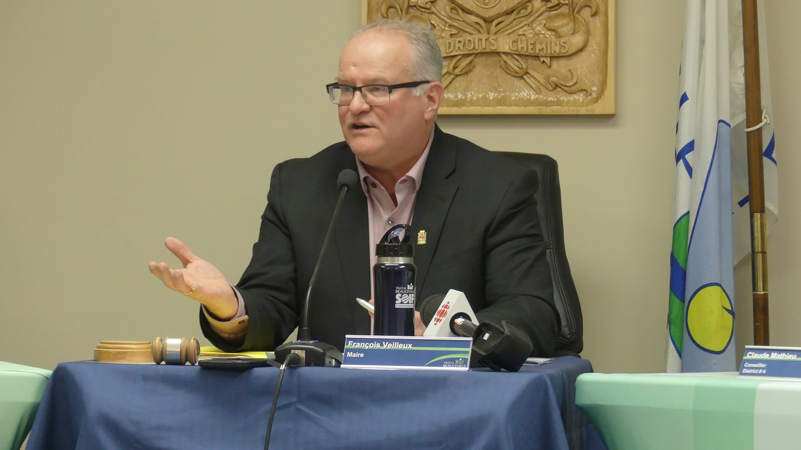 Le maire Veilleux demande aux citoyens de prévoir si possible un lieu d'hébergement