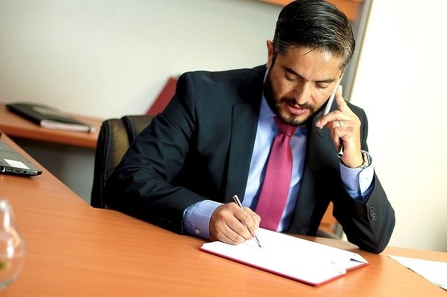 Comment recevoir les services d’un avocat en aide juridique?