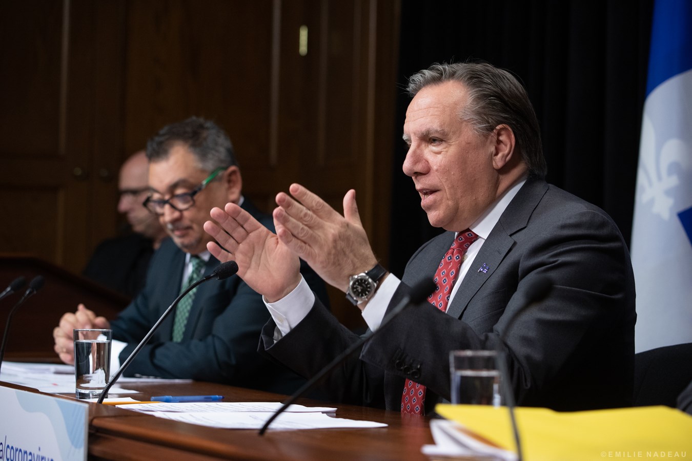 François Legault lance un appel pour combler le manque de personnel dans les CHSLD