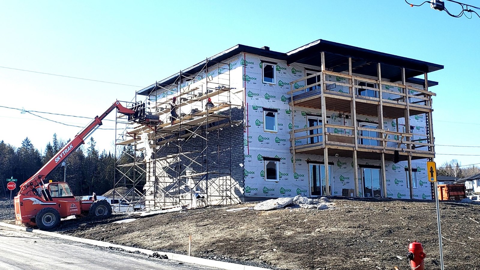 Les chantiers de construction résidentielle reprennent vie