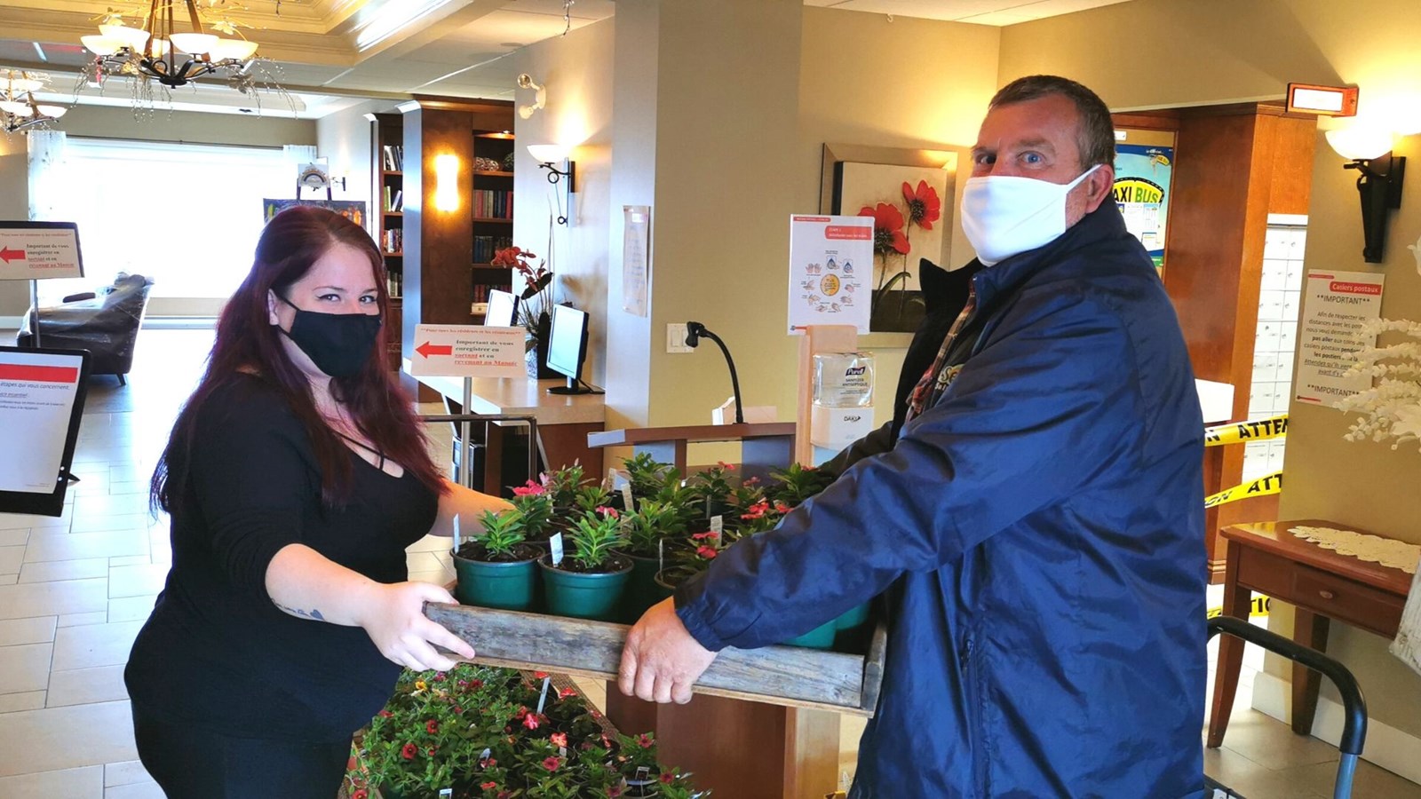 Un « cadeau fleuri » offert aux aînés par les Serres Saint-Simon