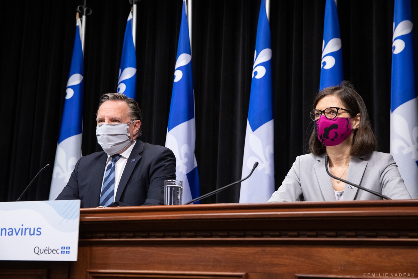 « Dès la sortie de la maison, on recommande fortement de porter un masque » — François Legault