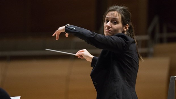 Dina Gilbert est à la tête de deux orchestres. 