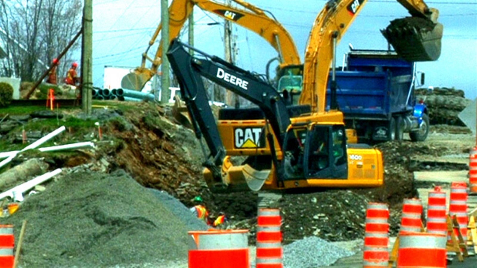 La hausse d'emploi la plus marquée enregistrée au Québec a été observée dans la construction (+58 000) avec la réouverture des chantiers.