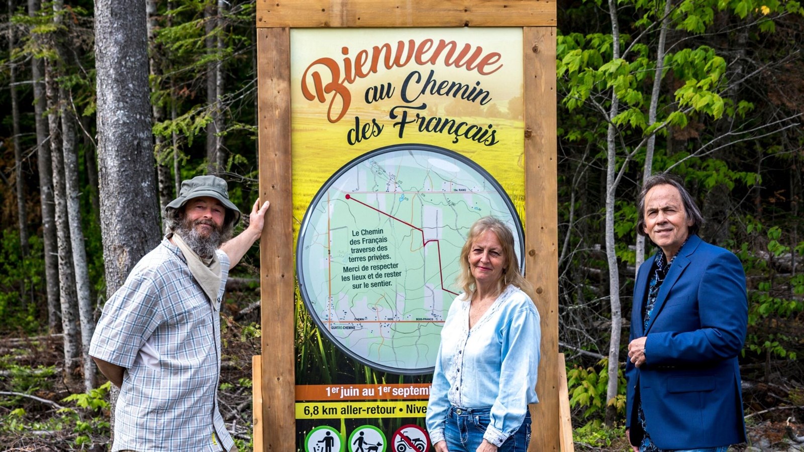 Lucille Thompson,Francis Vaillancourt et René Allen, maire de Sainte-Aurélie