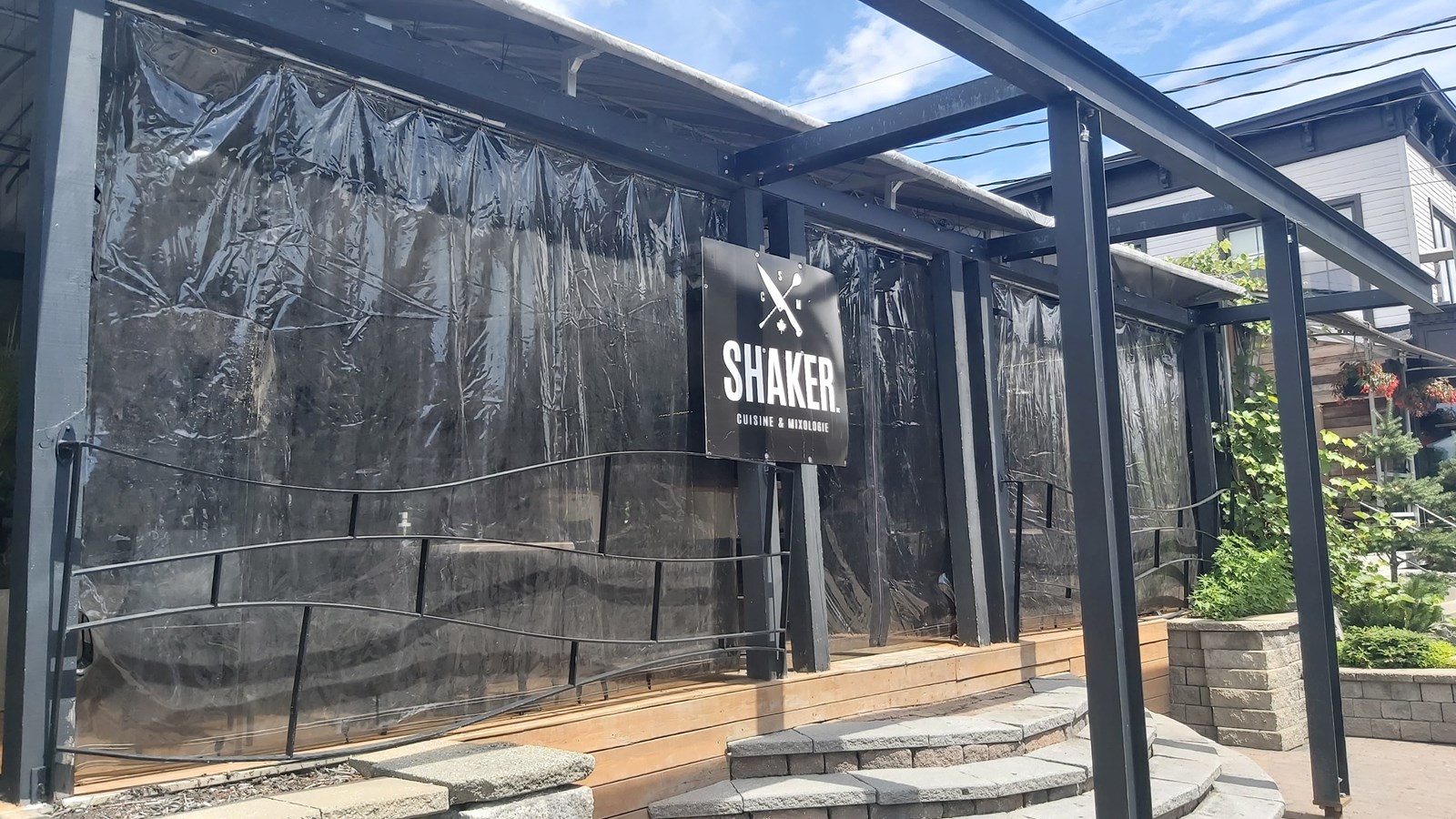 Une plus grande terrasse pour le Shaker de Saint-Georges