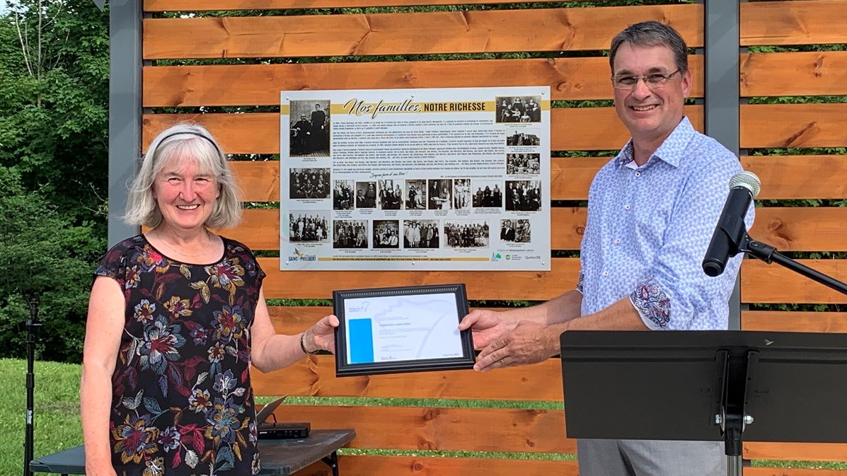 Marie-Jeanne Ouellette a également reçu un prix hommage pour son bénévolat.